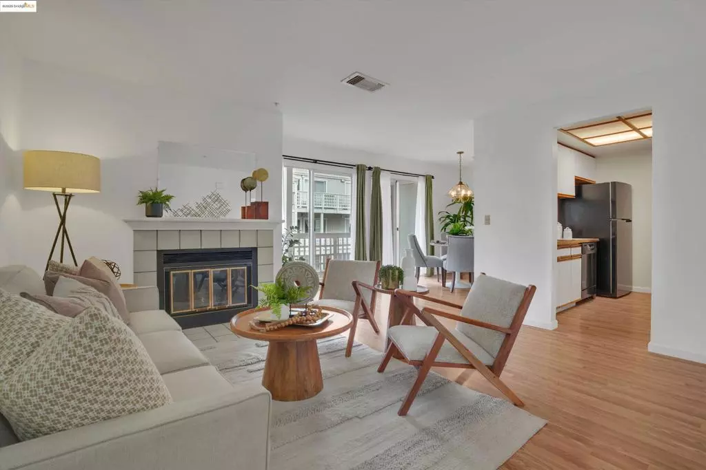 Walnut Creek, CA 94597,2709 Oak Rd #H