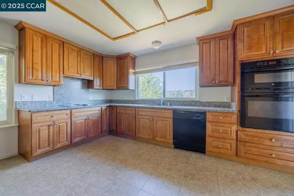 Vallejo, CA 94591,160 Live Oak Ct