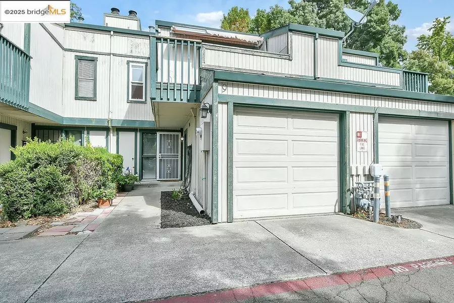 299 Shasta Dr #9, Vacaville, CA 95687
