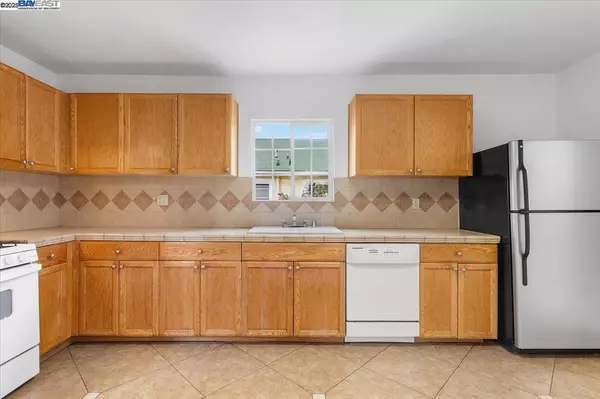 Oakland, CA 94603,9826 ELMAR AVE