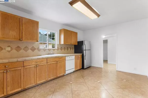 Oakland, CA 94603,9826 ELMAR AVE
