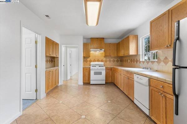 Oakland, CA 94603,9826 ELMAR AVE