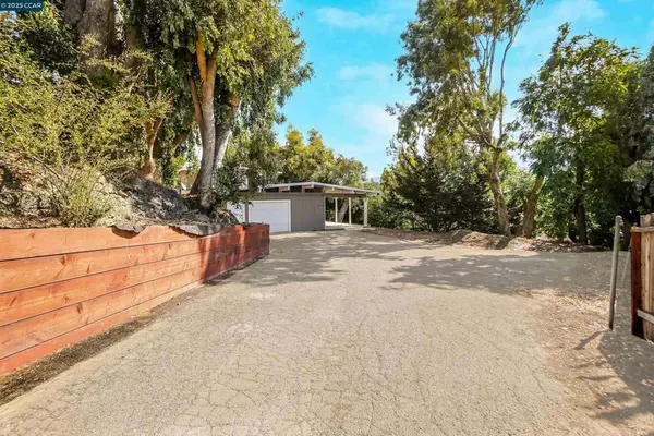 El Sobrante, CA 94803,2448 Diane Dr