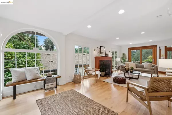 Oakland, CA 94611,1832 Woodhaven Way