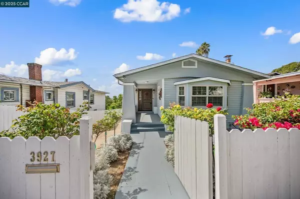 3927 Aqua Vista St, Oakland, CA 94601