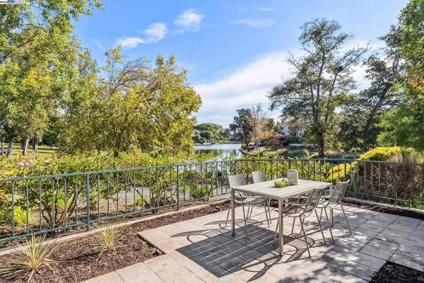 137 Jervis Bay, Alameda, CA 94502