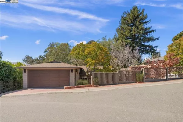 Piedmont, CA 94611,21 Tyson Cir