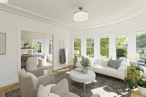 Oakland, CA 94602,3945 Randolph Ave #2