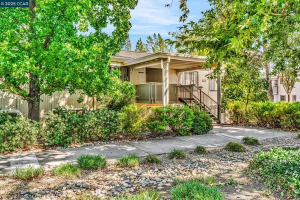 1108 Fairlawn Ct. #6, Walnut Creek, CA 94595-2804