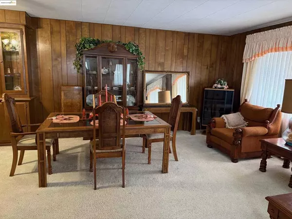 Pittsburg, CA 94565,215 Maui Dr