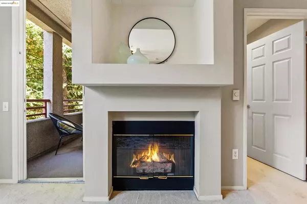 Oakland, CA 94618,200 Caldecott Ln #206