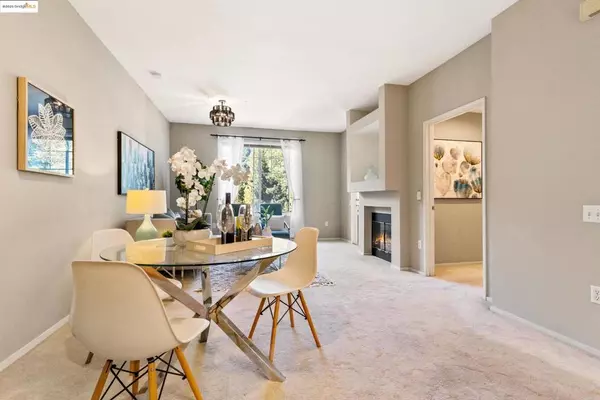 Oakland, CA 94618,200 Caldecott Ln #206