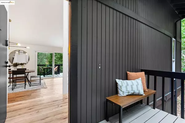 Oakland, CA 94611,6931 Pinehaven Road