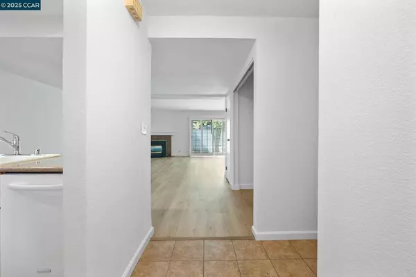 Martinez, CA 94553,824 Center Ave