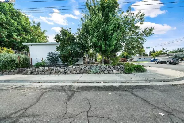 Concord, CA 94519,1876 Lynwood Dr