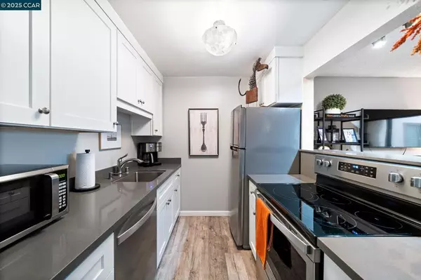 320 N Civic Drive #407, Walnut Creek, CA 94596