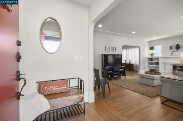 Oakland, CA 94602,4426 Park Blvd