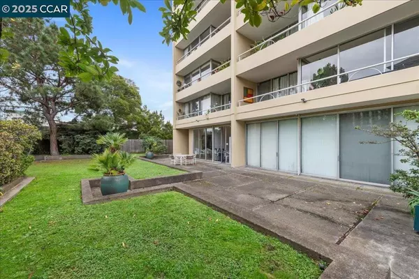 Oakland, CA 94610,320 Lee St #202