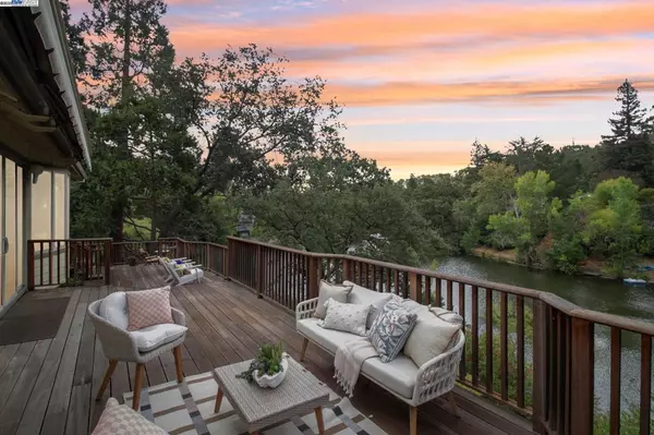 Walnut Creek, CA 94598,245 Lakewood Road