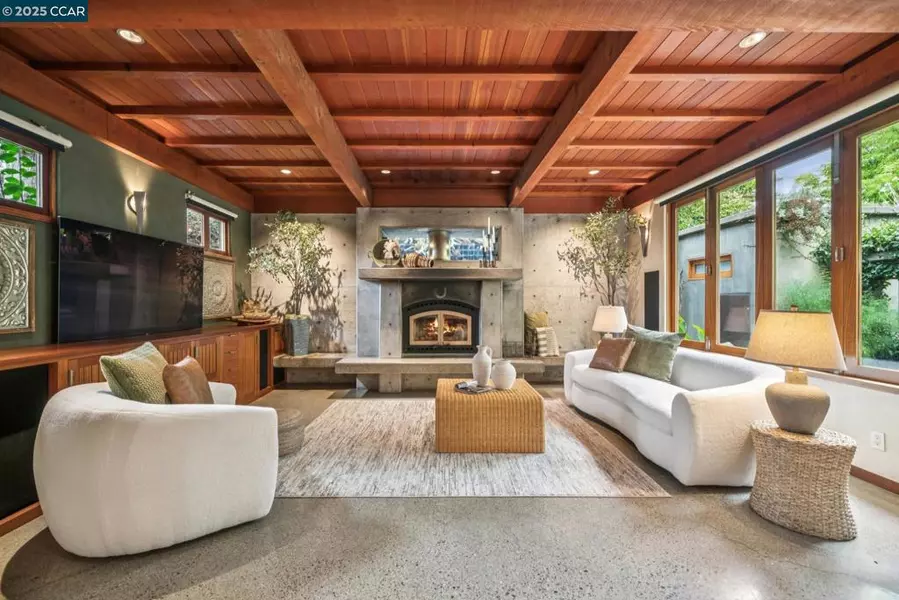 1237 Curtis St, Berkeley, CA 94706