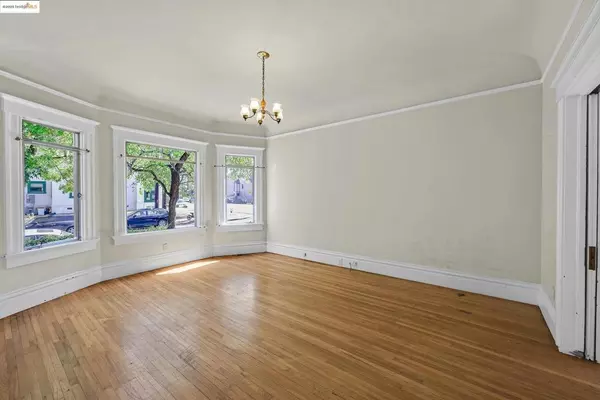 Berkeley, CA 94703,2942 Harper St