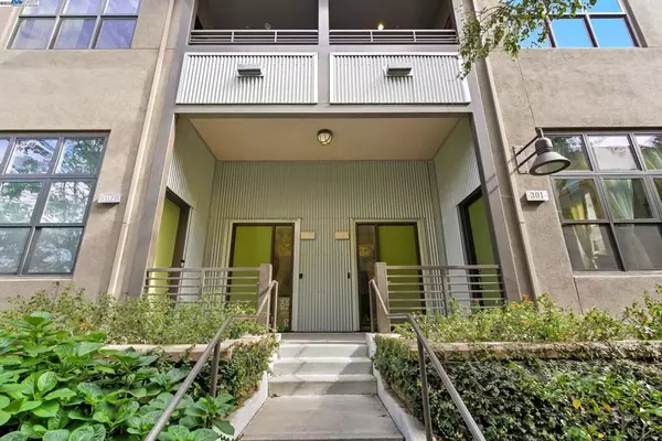 Oakland, CA 94601,303 Bowsman Ct #144