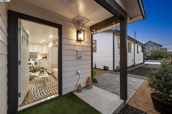 Berkeley, CA 94710,917 CHANNING WAY