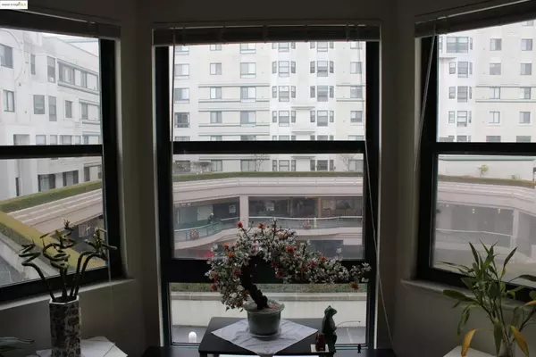 Oakland, CA 94607-4200,989 Webster Street #450