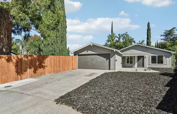 141 Mossglen Cir, Sacramento, CA 95826