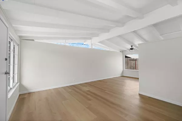 Hayward, CA 94545,27568 Capri ave