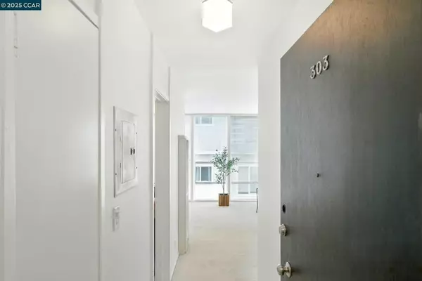 Oakland, CA 94610-0000,193 Montecito #303