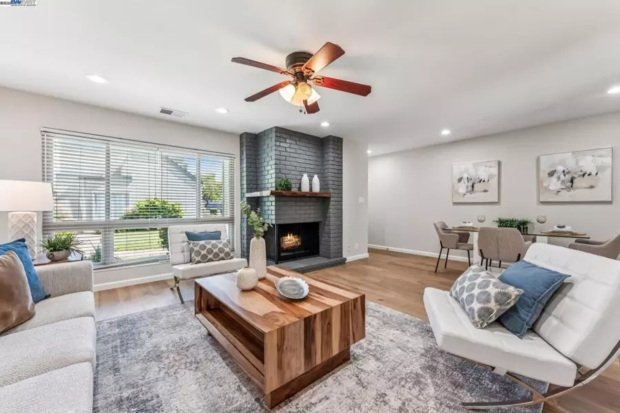 1042 Jost Ln, Alameda, CA 94502