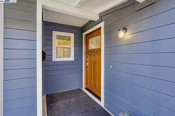 Castro Valley, CA 94546-4734,4525 Edwards Lane