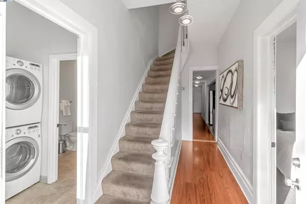 Oakland, CA 94607,1416 12th St.