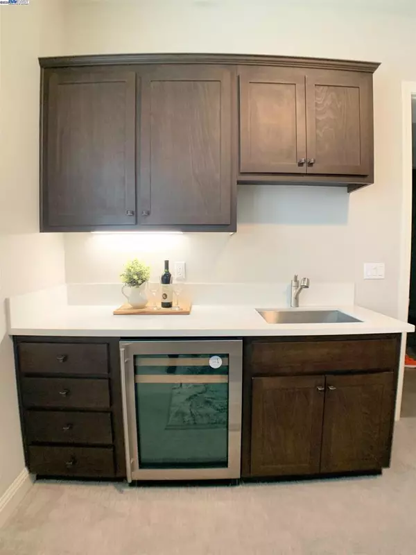 Newark, CA 94560,39438 Humpback Whale Rd