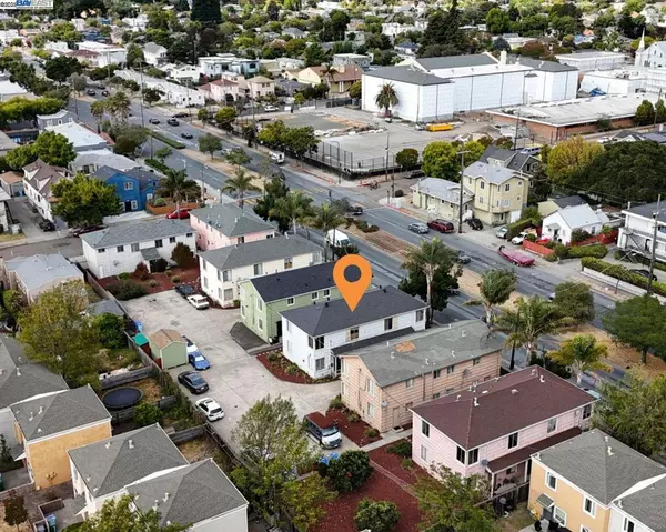 2774 Sacramento St, Berkeley, CA 94702