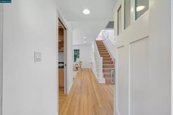 Orinda, CA 94563,81 Coral Dr