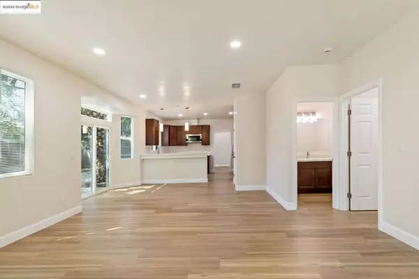 Oakley, CA 94561,521 Freemark LN