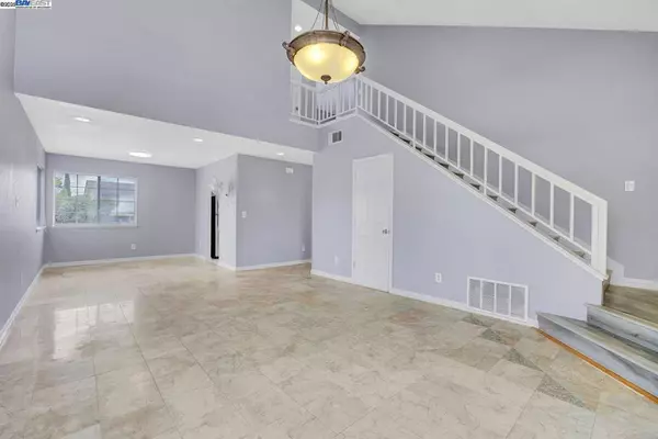 Antioch, CA 94509,1618 Putnam St