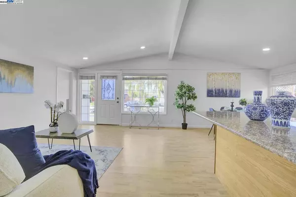 Hayward, CA 94545,2072 Everglade St