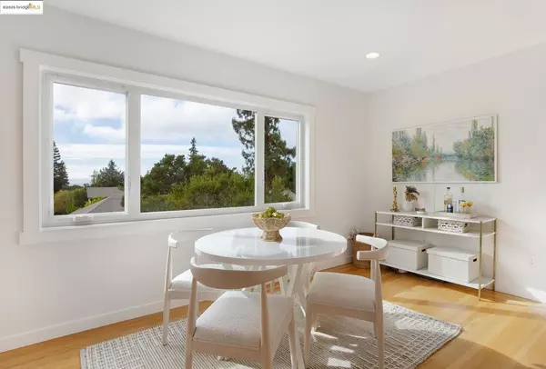 Berkeley, CA 94705,30 Domingo Ave #6