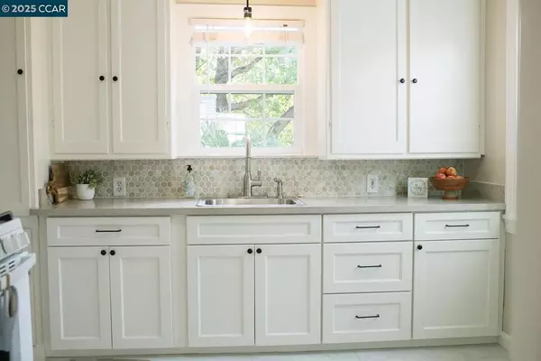 Martinez, CA 94553,1126 Henrietta St