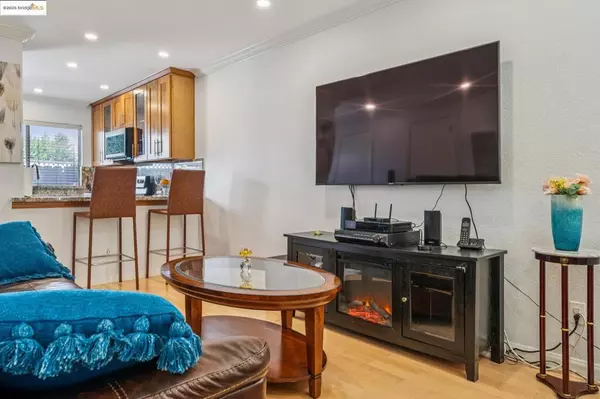 Hayward, CA 94541,21564 Meekland Ave #1