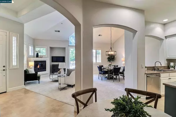 Alamo, CA 94507,136 Sugarloaf Ct