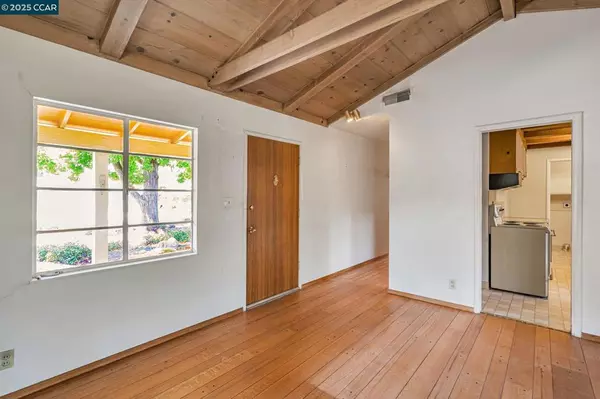 Lafayette, CA 94549,828 Rosedale Ave.