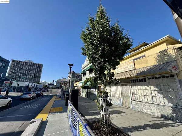 Oakland, CA 94606,220 International Blvd