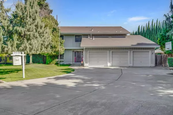 562 Greenview Pl, Manteca, CA 95337