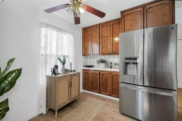 Oakland, CA 94603,11132 Acalanes Dr