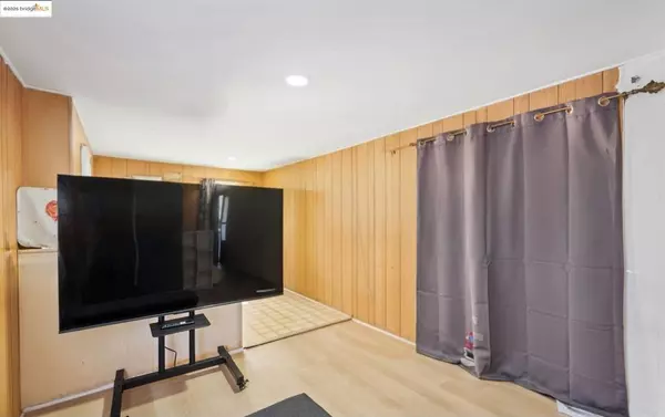 San Leandro, CA 94578,15263 Hesperian Blvd