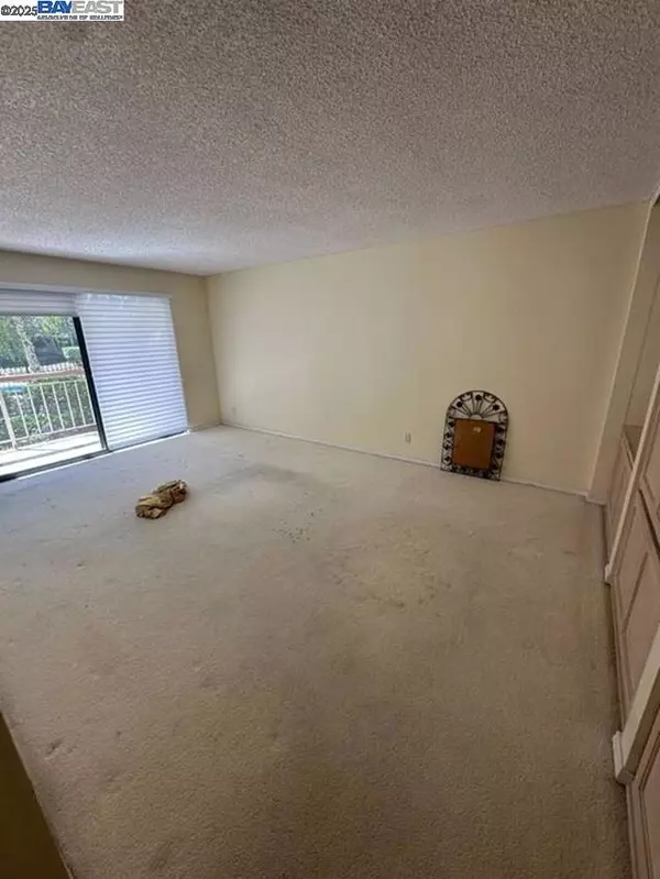 Walnut Creek, CA 94596,460 N Civic #106